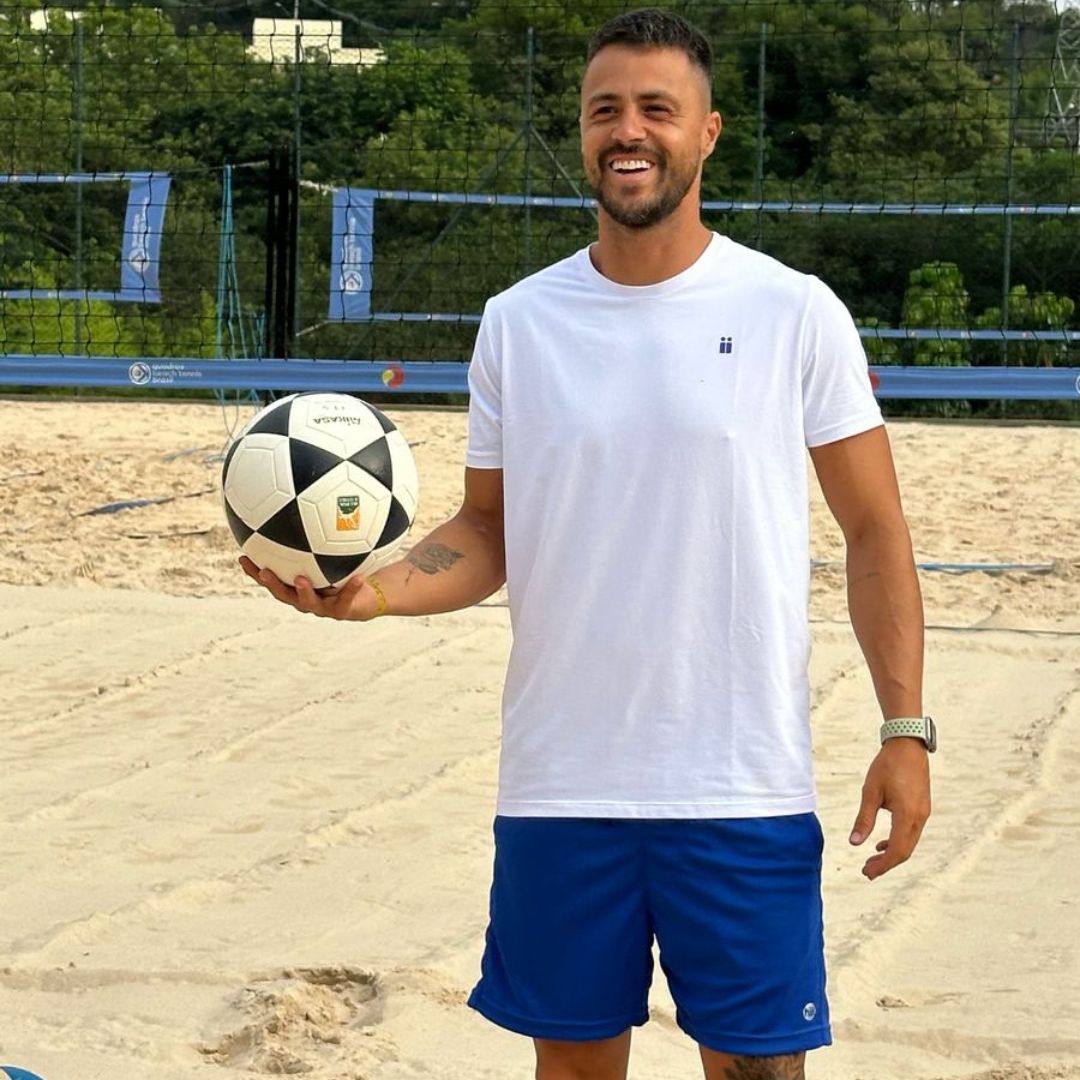 Camiseta Masculina Gustavo